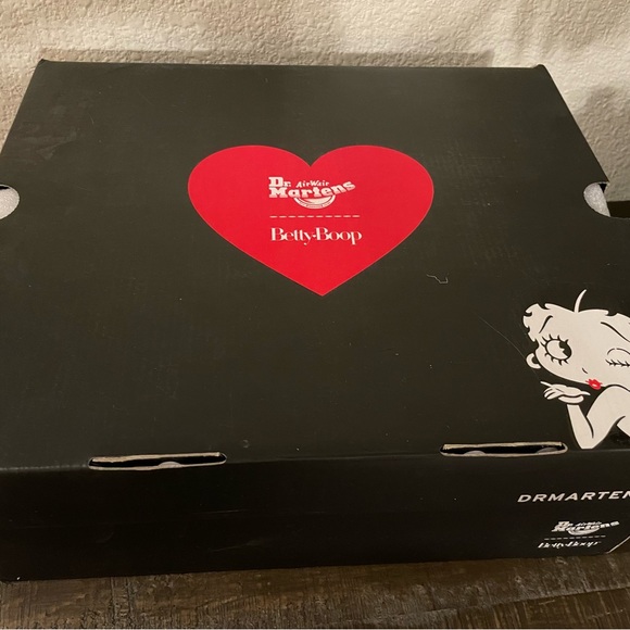 NWT Dr. Martens x Betty Boop collaboration platforms Women’s 10 (Men’s 9) - Picture 10 of 12